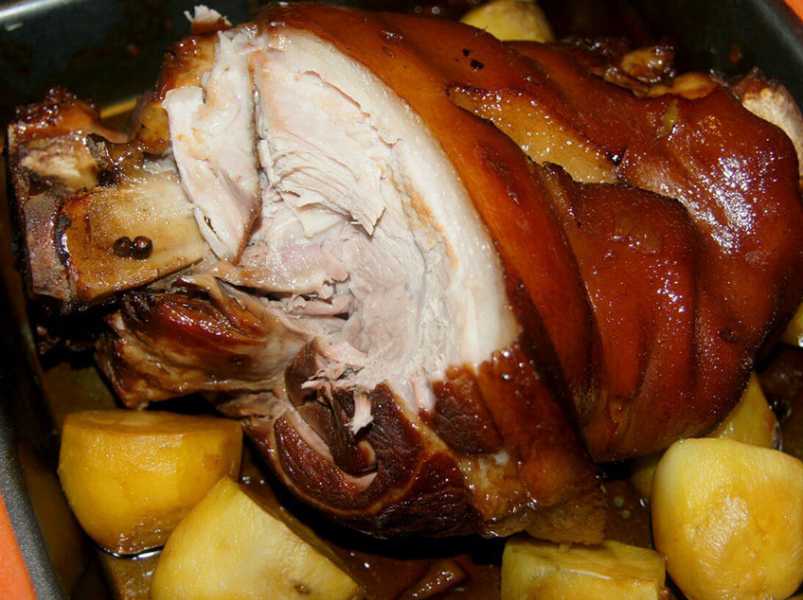 Рулька, свиная запеченная в духовке с овощами. п/о, видео.