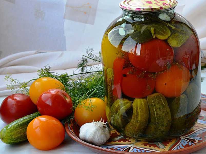 Ассорти из огурцов и помидоров на зиму - 43 рецепта заготовок в банке с пошаговыми фото