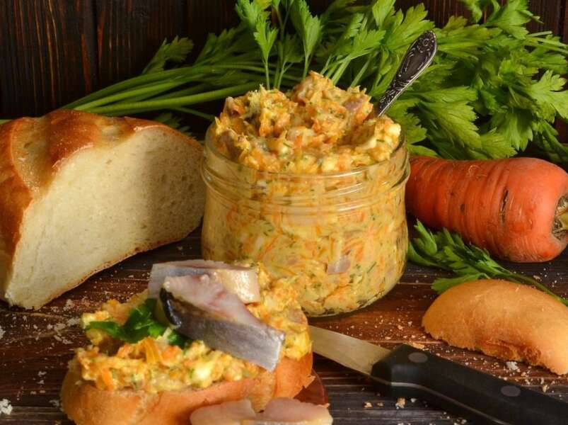 закуска, « селедочная намазка», паста для бутерброда.