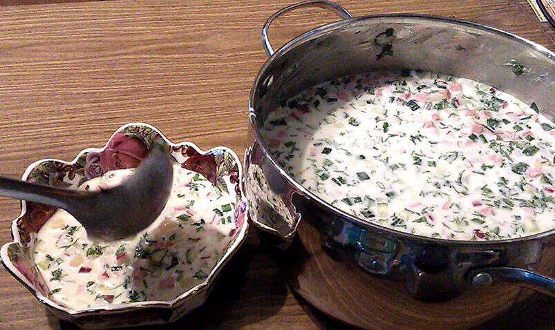 окрошка мясная на кефире.