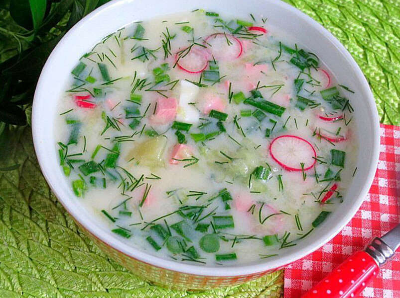 окрошка,  с колбасой, картошкой и огурцами на минералке.