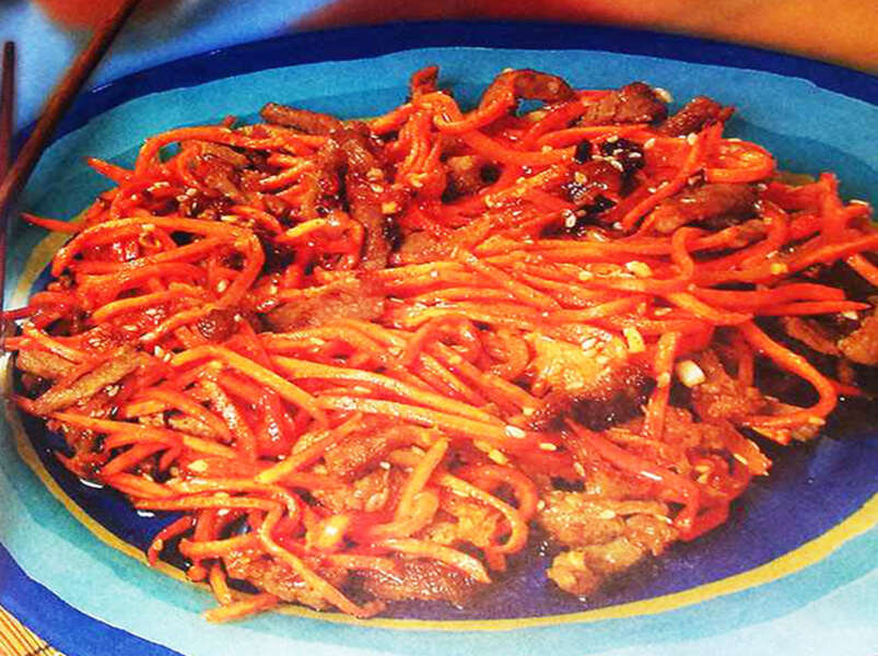 салат со свининой и морковью.