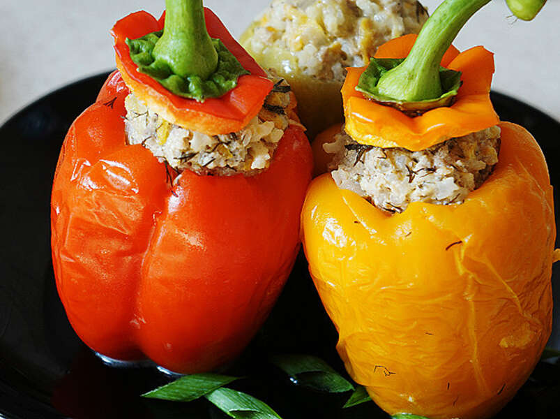 перец фаршированный творогом и сыром.