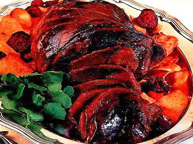 говяжья вырезка в красном вине.