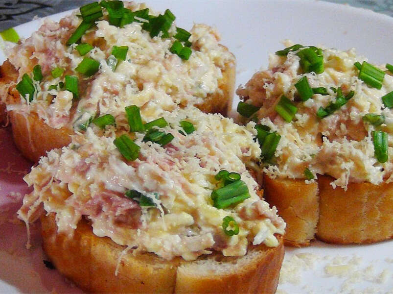  закуска, «намазка из курицы с сыром», паста для бутерброда.