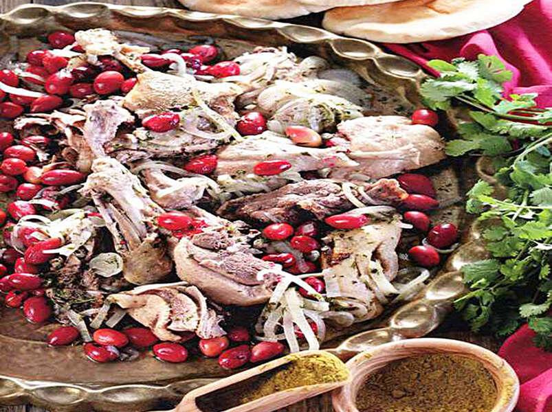 утка с сушеным кизилом.