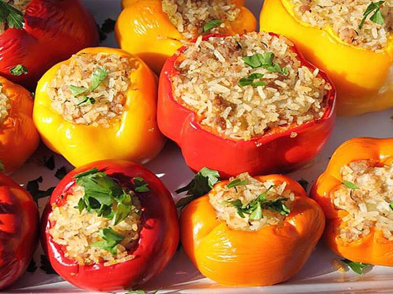 перец фаршированный творогом и рисом.