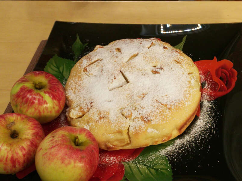 Шарлотка с яблоками, без масла, на кефире и манке, п/о, видео