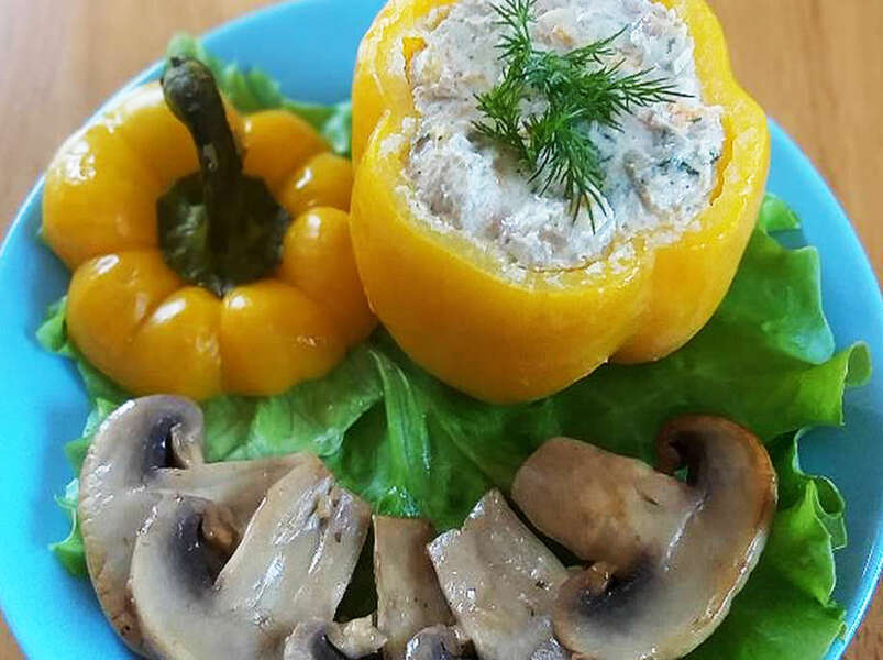 перец фаршированный грибами, рисом и гречкой,п/о.