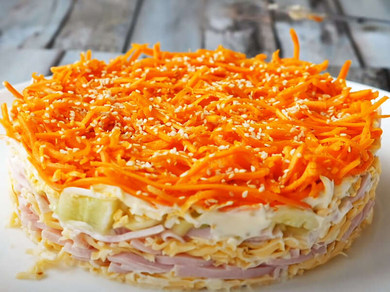 салат с огурцом, корейской морковкой и ветчиной, п/о.