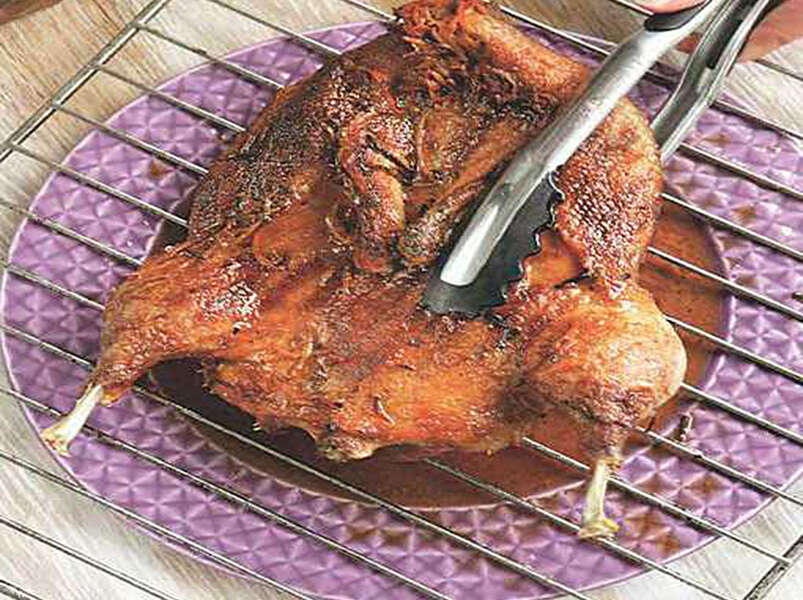 утка на гриле.