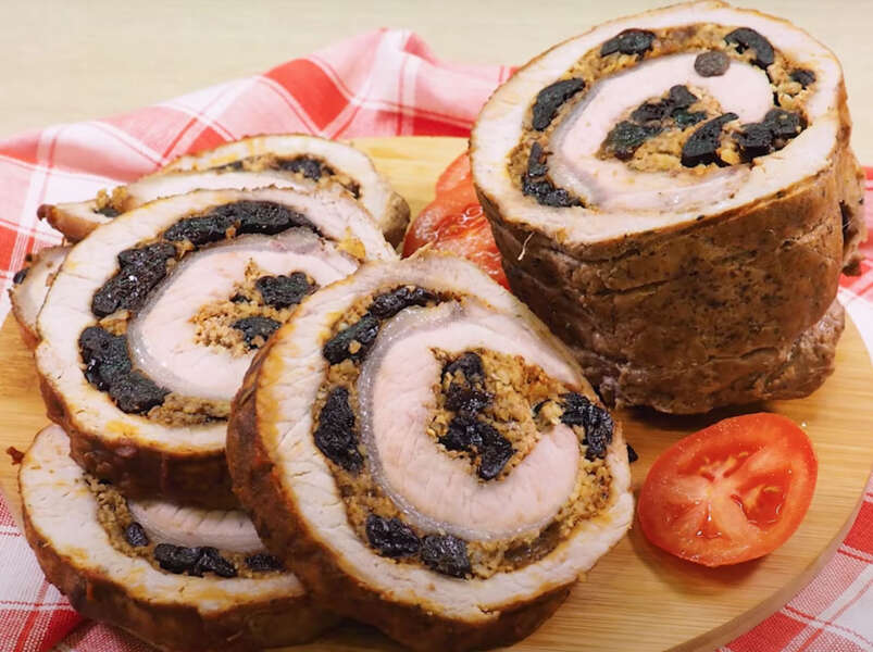 деликатес, мясной рулет с черносливом и грецким орехом, п/о..