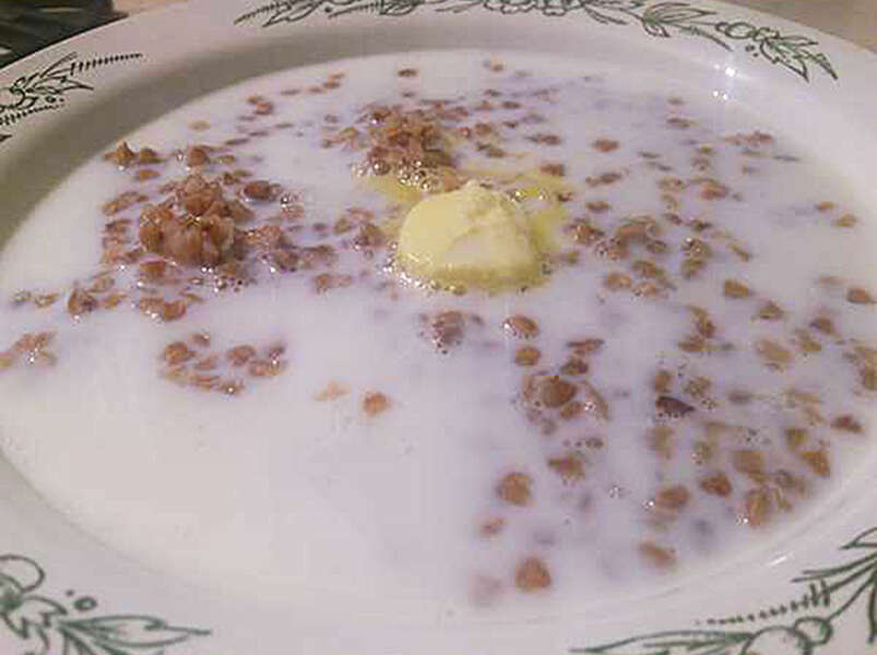 каша гречневая с молоком. п/о.