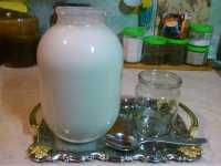 банка с молоком