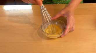 размешиваем яйцо