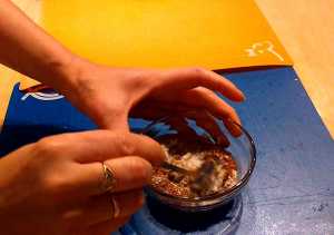 перемешиваем смесь