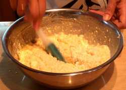 творог и яйцо перемешали