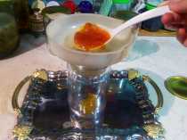 закладываем абрикосовае варенье в стирильные банки