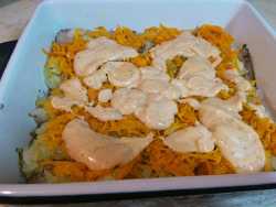 выкладываем соус на морковь