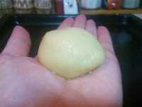 катаем колобок на печенье