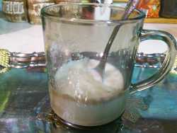 все ингредиенты перемешаны для сахарного пирога