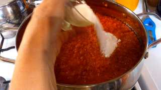 Затем добавляем соль.