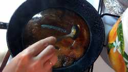 пережариваем сахар