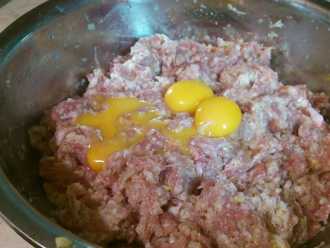 добавляем 5 яиц