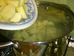 закладка картолфеля для варки пюре