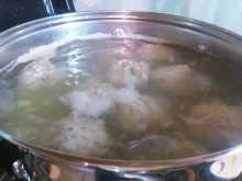 варяться фрикадельки для супа картофельного с мясными фрикадельками