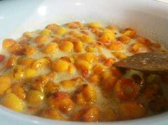 варенье из абрикосов закипело