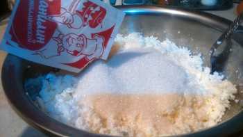 добавляем в начинку ванилин