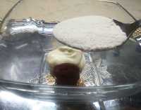 добавляем муку