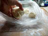 вынимаем тесто из пакета