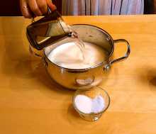 Добавляем воду.