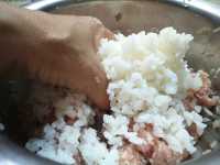 добавляем рис в фарш