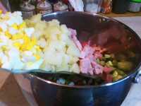 окрошка с мясом рецепт классическая на майонезе. a9bb3749befc19f83cfb7a31995087dc. окрошка с мясом рецепт классическая на майонезе фото. окрошка с мясом рецепт классическая на майонезе-a9bb3749befc19f83cfb7a31995087dc. картинка окрошка с мясом рецепт классическая на майонезе. картинка a9bb3749befc19f83cfb7a31995087dc. Окрошка с колбасой на воде с уксусом и майонезом – это любимое летнее блюдо для многих. Таким кушаньем можно не только хорошо подкрепиться, но и охладиться в зной и жару. Вкусное и питательное оно простое в приготовлении и почти не заменимо летней порой! Порции: 10 Время готовки: 1 час 20 мин.