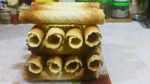 вафельные трубочки в пирамидке