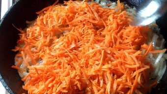 разравниваем морковку слоем