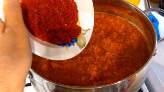 Добавляем горький красный перец.