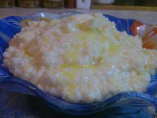 пшённая каша на столе