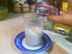 засыпоем дрожжи для баурсаков