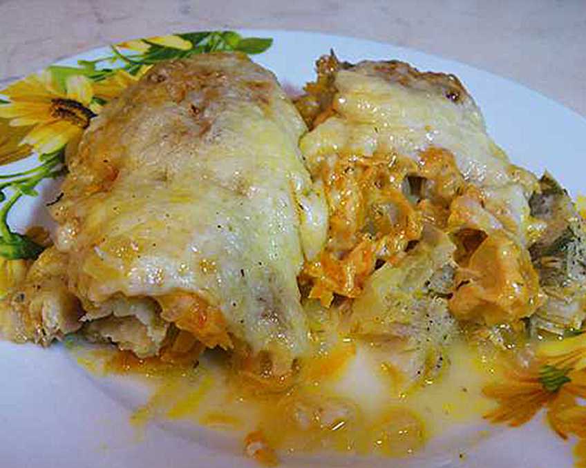 Рыба с картошкой помидорами и сыром в духовке рецепт