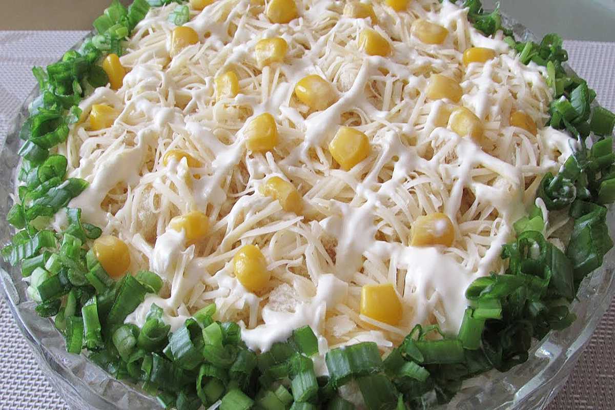 Салат с курицей, шампиньонами и сыром - 10 пошаговых фото в рецепте
