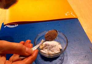 добавляем чёрный молотый перец