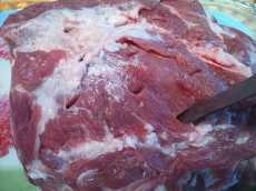 делаем надрезы в мясе