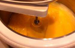 взбиваем яйца