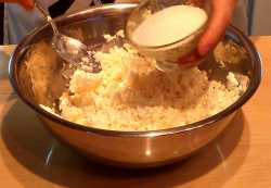 добавляем сахар