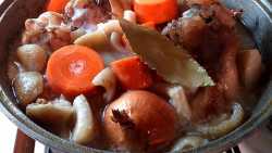 добавляем лавровый лист